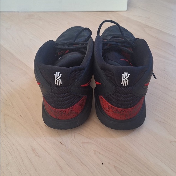 Kyrie Infinity - Picture 3 of 5